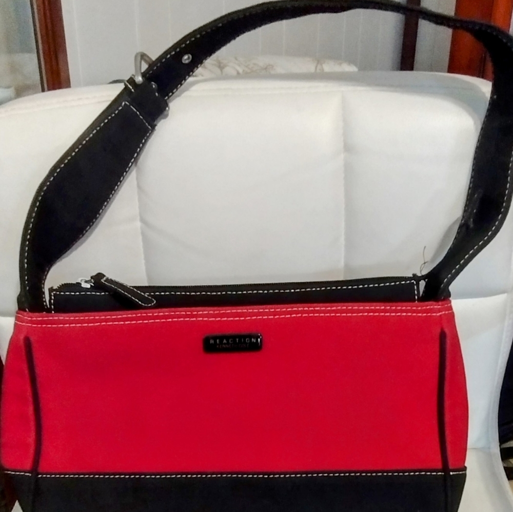 Kenneth Cole Shoulder Bag/LC Wallet